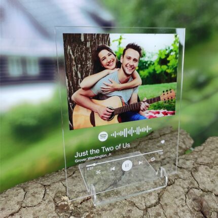 Spotify plaketa vaša skladba so stojanom